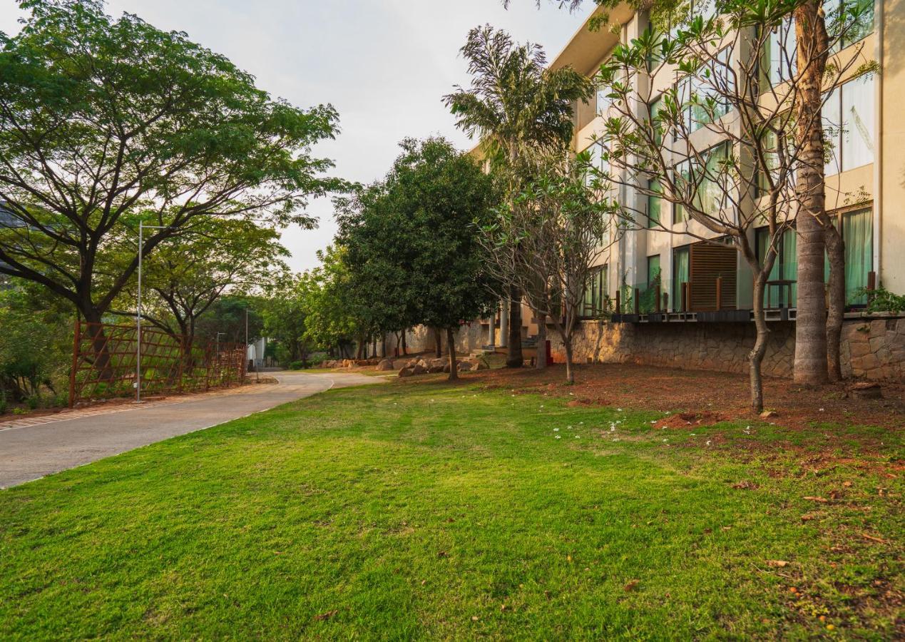 Отель Hyatt Hyderabad Gachibowli Экстерьер фото