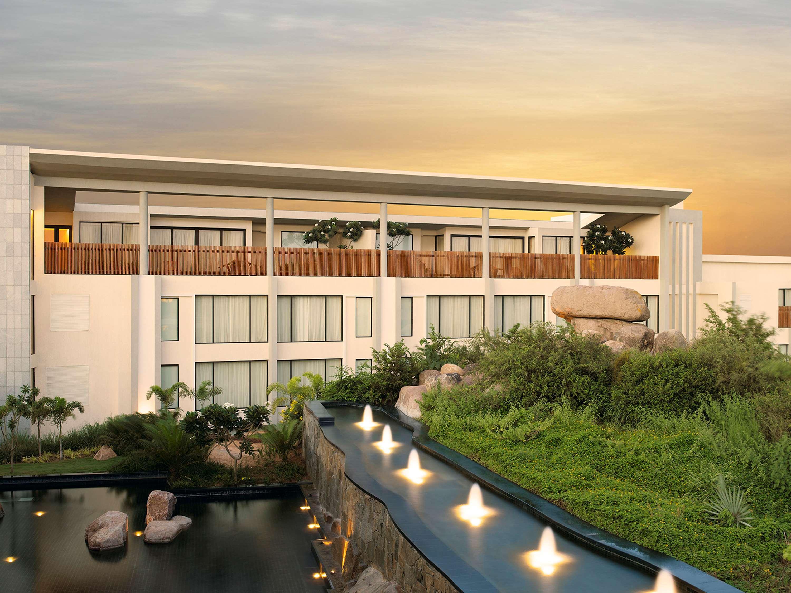Отель Hyatt Hyderabad Gachibowli Экстерьер фото
